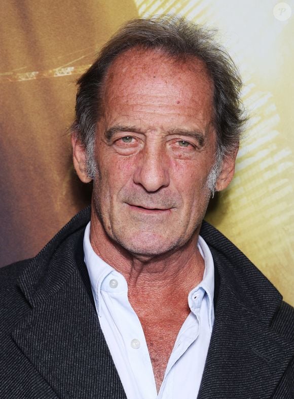 Invité dans "La Grande Matinale" de France Inter en août 2025, il n'a pu s'empêcher de dénoncer le comportement du comédien qu'il juge très égocentrique et narcissique. 

Vincent Lindon - Avant-première du film "Le choix" de G.Bourdos au cinéma UGC Danton à Paris le 12 Novembre 2024. © Denis Guignebourg/BestImage