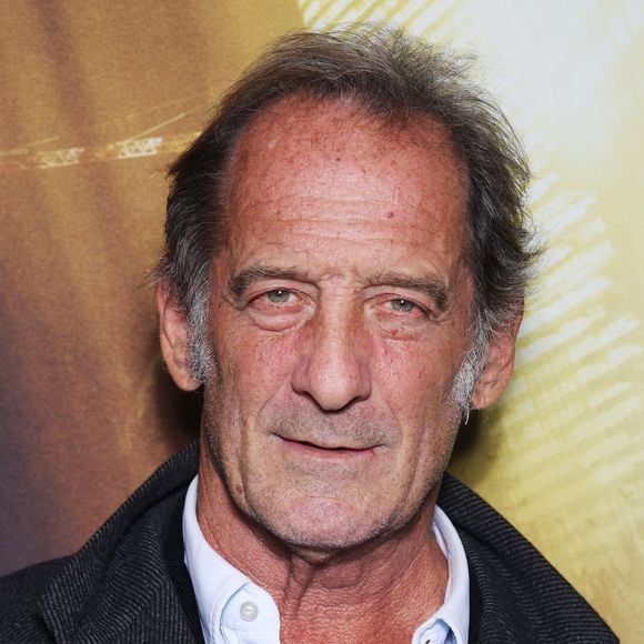 Invité dans "La Grande Matinale" de France Inter en août 2025, il n'a pu s'empêcher de dénoncer le comportement du comédien qu'il juge très égocentrique et narcissique. 

Vincent Lindon - Avant-première du film "Le choix" de G.Bourdos au cinéma UGC Danton à Paris le 12 Novembre 2024. © Denis Guignebourg/BestImage