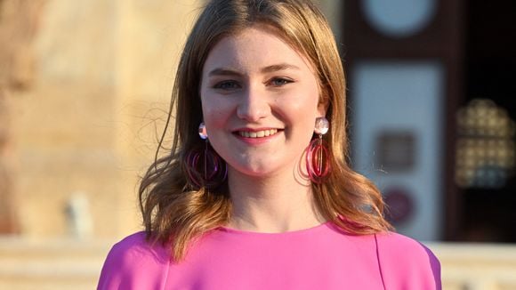 Une relation affichée de façon maladroite ? La jeune Elisabeth de Belgique très proche d'un célèbre prince, une photo sème la zizanie
