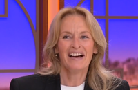 Estelle Lefébure dit ce qu'elle pense du biopic "Johnny", dans "NOVO19".