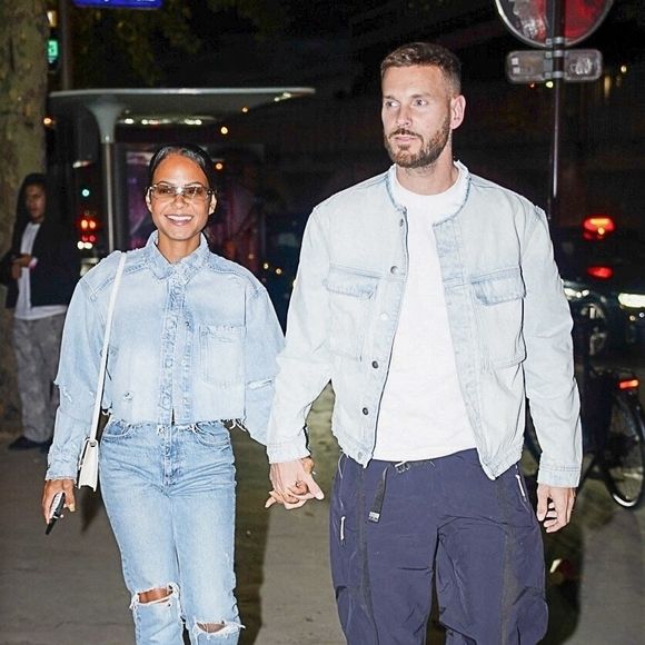 Christina Milian et M. Pokora ont été aperçues à leur arrivée au concert de Drake à Paris dans des tenues en jean assorties.

Backgrid USA / Bestimage