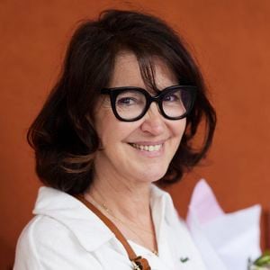 Zabou Breitman lors des Internationaux de France de tennis de Roland Garros 2024 à Paris. Le 5 juin 2024. © Jacovides-Moreau/Bestimage