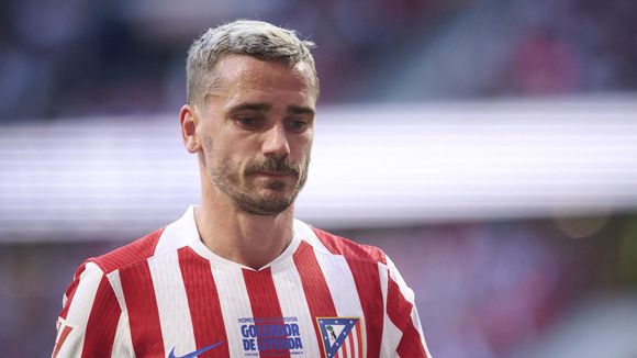 Dernier match pour Antoine Griezmann à l'Atlético de Madrid, le footballeur entouré de sa femme Erika et de leurs enfants, perd pied