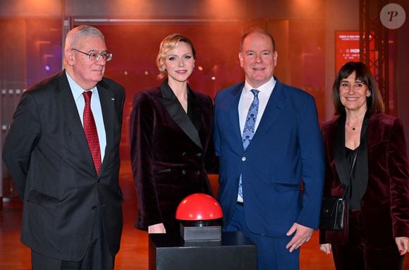 Un membre récent de la principauté nous a quittés

Le prince Albert II de Monaco et la princesse Charlene ont célébré les 25 ans du Grimaldi Forum et inauguré l'extension de l'espace d'exposition accompagné par M. Pierre André Chiappori représentant le ministre d'Etat de la Principauté, M. Henri Fissore, le président du Grimaldi, et de Mme Sylvie Biancheri, la directrice générale, à Monaco. © Bruno Bebert/Bestimage
