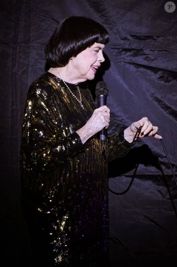 La chanteuse Francaise Mireille Mathieu en direct lors d'un concert de sa tournée d'adieu Goodbye my Love Goodbye au Kuppelsaal de Hanovre - 30/10/2024