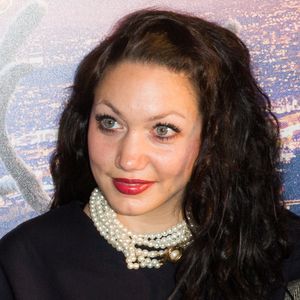 Louise Chabat arrivant à la première du film 'Santa & Cie' Paris à la Pathe Beaugrenelle, le 03 décembre 2017, Paris, France. Photo par Nasser Berzane/ABACAPRESS.COM