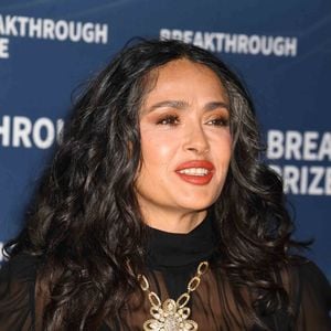 Salma Hayek à la 11ème cérémonie du Breakthrough Prize au Barker Hangar le 05 avril 2025 à Santa Monica, Californie.
©Photo Press Service / BESTIMAGE