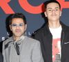 Il ne fait pas partie du centre de formation du club, malgré certaines rumeurs.

Jamel Debbouze et son fils Léon Debbouze à la première du film "Mercato" au cinéma "Le Grand Rex" à Paris, le 17 février 2025.
© Guirec Coadic/Bestimage