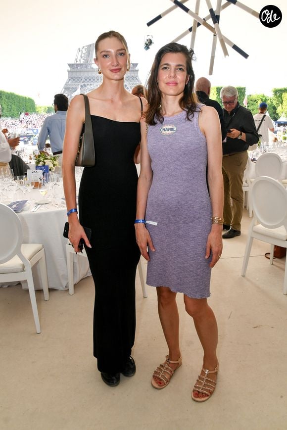 Exclusif -  Mathilde Pinault et Charlotte Casiraghi dans l’espace VIP du Longines Paris Eiffel Jumping, au pied de la Tour Eiffel sur le Champ-de-Mars à Paris, en France, le 21 juin 2025. © Perusseau-Veeren/Bestimage