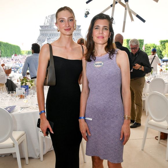 Exclusif -  Mathilde Pinault et Charlotte Casiraghi dans l’espace VIP du Longines Paris Eiffel Jumping, au pied de la Tour Eiffel sur le Champ-de-Mars à Paris, en France, le 21 juin 2025. © Perusseau-Veeren/Bestimage