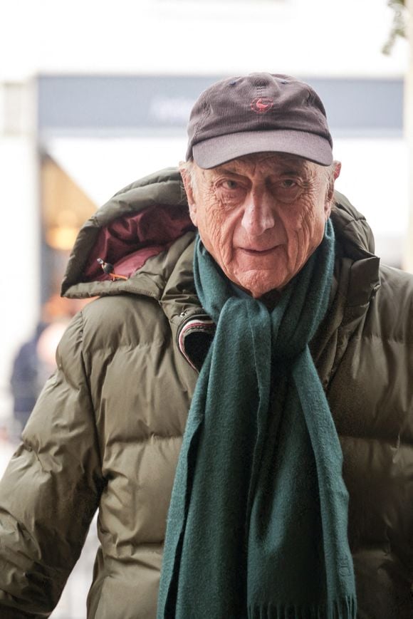 Pierre Bonte assistant à la cérémonie d'enterrement de Jean-Luc Petitrenaud à l'église Saint-Pierre du Gros Caillou dans le 7e arrondissement de Paris, France, le 17 janvier 2025. Jean-Luc Petitrenaud, critique gastronomique et personnalité de la télévision française, est décédé le 10 janvier à l'âge de 74 ans. Photo par Nasser Berzane/ABACAPRESS.COM