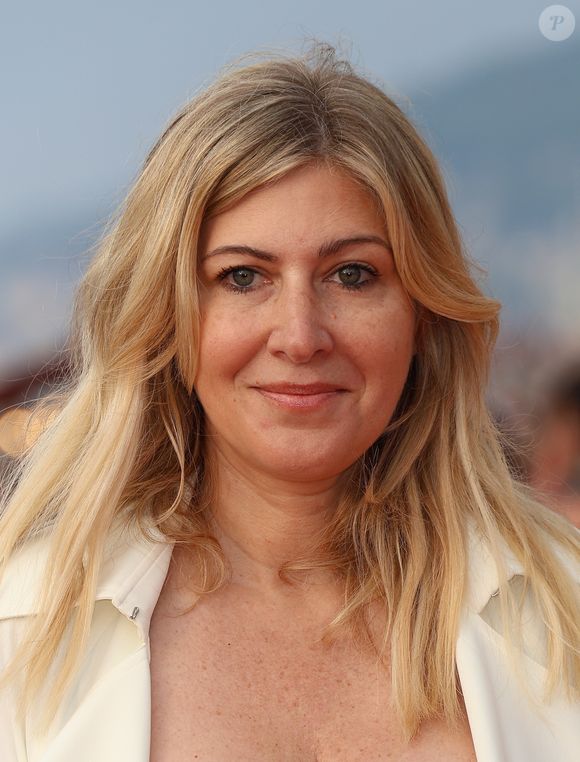 Un témoignage précieux.

Amanda Sthers sur le tapis rouge de la cérémonie de clôture du 37ème festival du film de Cabourg, le 17 juin 2023. 

Photo : Coadic Guirec / Bestimage