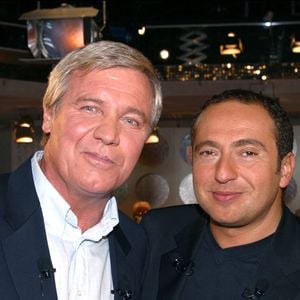 © Jean-Jacques Datchary/ABACA. 38824-31. Paris-France, 09/10/2002. Bruno Masure (G) et Patrick Timsit lors de l'enregistrement de l'émission Vivement Dimanche de Michel Drucker.