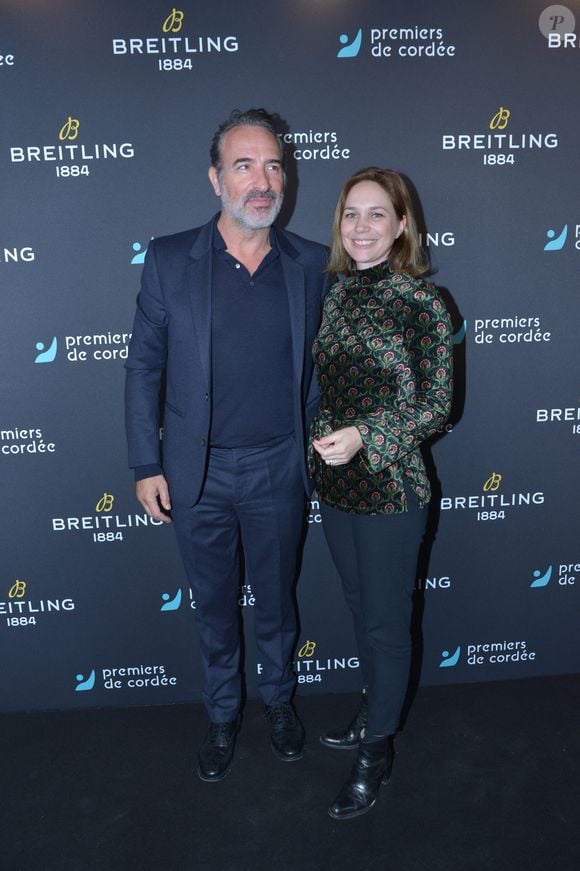 Jean Dujardin et sa femme Nathalie Péchalat (nouvelle présidente de l'association "Premiers de Cordée") - Dîner de charité Breitling à la Samaritaine pour l’association "Premiers de Cordée" à Paris le 4 avril 2024. © Rachid Bellak/Bestimage