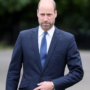 Le prince William lors de l'inauguration du Mémorial humanitaire mondial, le premier mémorial dédié aux travailleurs humanitaires du monde entier, créé par l'artiste britannique Michael Landy, à Gunnersbury Park à Londres. 
© Chris Jackson/WPA-Pool/Bestimage