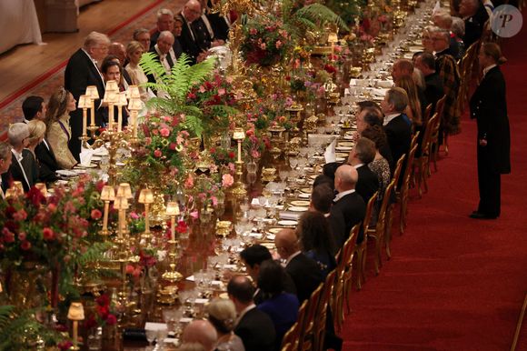 Cela est arrivé lors de la visite d'État de Donald Trump

Le président américain Donald Trump prononce son discours sous le regard de la princesse de Galles et des invités lors du banquet d'État organisé pour le président américain et la première dame Melania Trump au château de Windsor, dans le Berkshire, au premier jour de leur deuxième visite d'État au Royaume-Uni. Mercredi 17 septembre 2025. Photo by Phil Noble/PA Wire/ABACAPRESS.COM