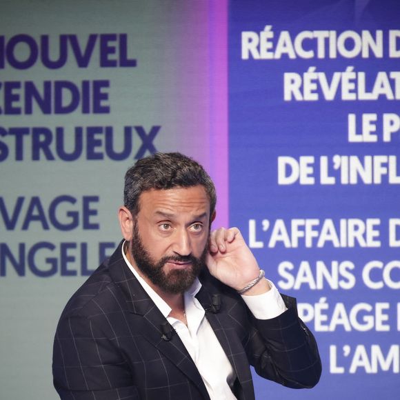 Exclusif - Cyril Hanouna, sur le plateau de l’émission « TPMP » présentée par C.Hanouna et diffusée en direct sur C8, Paris, France, le 23 janvier 2025. © Jack Tribeca / Bestimage