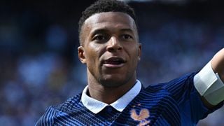 Kylian Mbappé : Sa célébration originale et jamais vue sur le terrain cache un clin d'oeil à une personne très connue