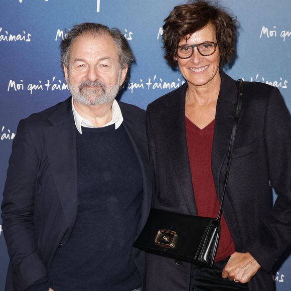 Trois ans plus tard, en 2009, elle rencontre Denis Olivennes, figure bien connue des médias et à la tête du deuxième groupe d’édition en France. 

Denis Olivennes et sa compagne Inès de La Fressange -Avant-première du film "Moi qui t'aimais" au Publicis Cinémas à Paris à Paris le 25 septembre 2025. c Coadic Guirec/Bestimage