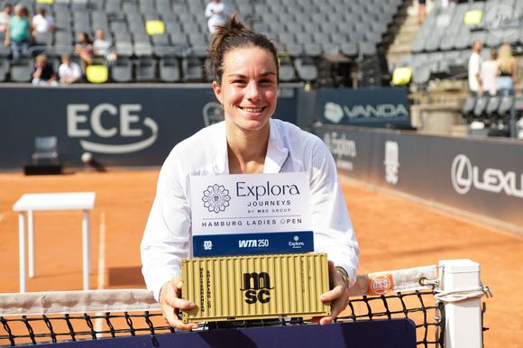 Loïs Boisson remporte le tournoi de tennis Open d'Hambourg 2025 face à Anna Bondar (7/5 - 6/3). Imago/PsnewZ/Bestimage