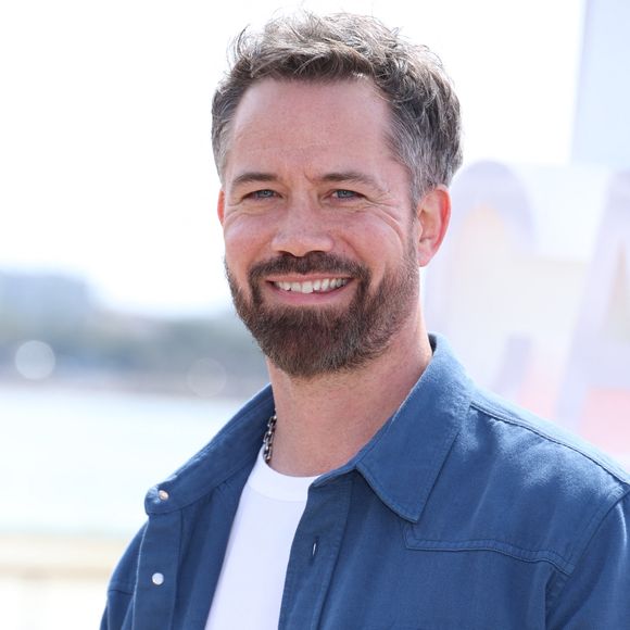 Emmanuel Moire - Photocall de "Demain nous appartient" lors du 7ème festival international Canneséries à Cannes, le 6 avril 2024. 
© Denis Guignebourg / Bestimage