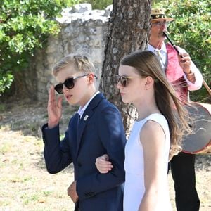 Le prince Albert II de Monaco, la princesse Charlène de Monaco, le prince Jacques de Monaco, marquis des Baux et la princesse Gabriella de Monaco lors de leur visite officielle aux Baux-de-Provence, France, le 5 septembre 2026. © Bruno Bebert/Bestimage