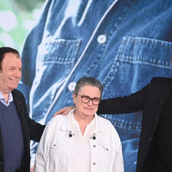 Exclusif - Daniel Russo, Gjislaine Villeret et Michel Drucker - Enregistrement de l'émission Vivement dimanche en hommage à Jacques Villeret au studio Rive Gauche , présentée par Michel Drucker . Diffusion sur France 3 le 29/03/2026. Photos prises le 18 mars 2026.
© Guillaume Gaffiot / Bestimage