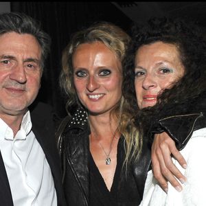 Sa mère n'est autre que l'actrice Anne Jousset. Alors, avec deux parents du sérail, Aurore Auteuil s'est lancée avec passion dans la comédie...

Daniel Auteuil, Aurore Auteuil et Anne Jousset lors d'une soirée après l'avant-première du film "La fille du puisatier", au restaurant Flora Danica, Paris, le 14 avril 2011. © Rindoff Guirec / Bestimage