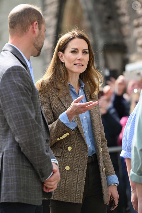 Le prince William et Catherine, le duc et la duchesse de Rothesay, visitent la ville de Tobermory le 29 avril 2025. Photo par Zak Hussein/Splash News/ABACAPRESS.COM  Duchesse de Cambridge Kate Middleton Middleton Kate Princesse de Galles Princesse de Galles Catherine Duchesse de Cambridge Midleton Kate Middleton Catherine Duchesse de Cambridge Duchesse de Cambridge Middleton Kate Princesse de Galles Catherine Duchesse de Cambridge Middleton Catherine Middleton Kate Duc de Cambridge Prince de Galles Duc de Cambridge Prince de Galles Prince William Prince de Galles Prince de Galles Duc de Cambridge Prince William 