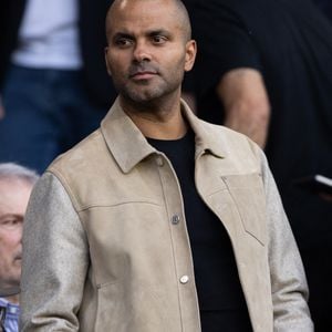 Tony Parker - Les célébrités dans les tribunes lors du match aller de la demi-finale de la Ligue Des Champions 2025-2026 (LDC) "Paris Saint-Germain (PSG) - Bayern Munich (5-4)" au Parc des Princes, le 28 avril 2026.
© Cyril Moreau/Bestimage
