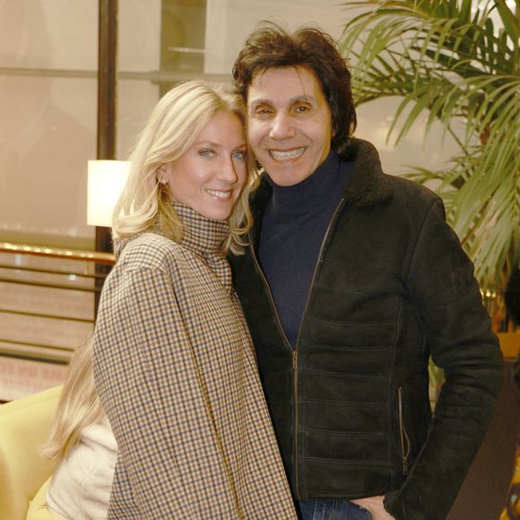 Jean-Luc Lahaye avec sa femme Paola lors de la représentation du spectacle musical et théâtral de Nicolas Natkin "Brassens l'amour des mots" à la Scène Libre à Paris le 16 février 2026.

© Christophe Aubert via Bestimage