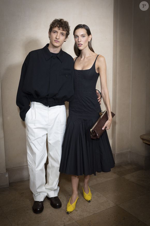 Aliocha Schneider et Charlotte Cardin - Photocall du défilé Jacquemus au 51 rue Raynouard lors de la Fashion Week Masculine prêt-à-porter Automne/Hiver 2025-2026 à Paris, le 26 janvier 2025.
© Olivier Borde / Bestimage