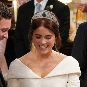La princesse Eugenie d'York (robe Peter Pilotto) et Jack Brooksbank - Cérémonie de mariage de la princesse Eugenie d'York et Jack Brooksbank en la chapelle Saint-George au château de Windsor, Royaume Uni le 12 octobre 2018. 
Agence / Bestimage