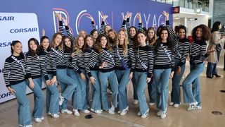 "Maintenant faut sortir sa carte bleue" : Lors du voyage des 30 candidates à Miss France 2026, certaines n'ont pas respecté une règle