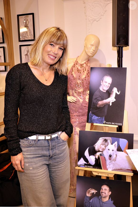 Mélanie Page lors de l'inauguration faite par Valérie Kaprisky de " Une Expo pour sauver les Animaux " © Cédric Perrin/Bestimage