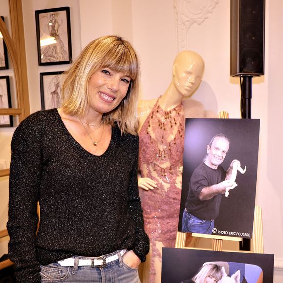 Mélanie Page lors de l'inauguration faite par Valérie Kaprisky de " Une Expo pour sauver les Animaux " © Cédric Perrin/Bestimage
