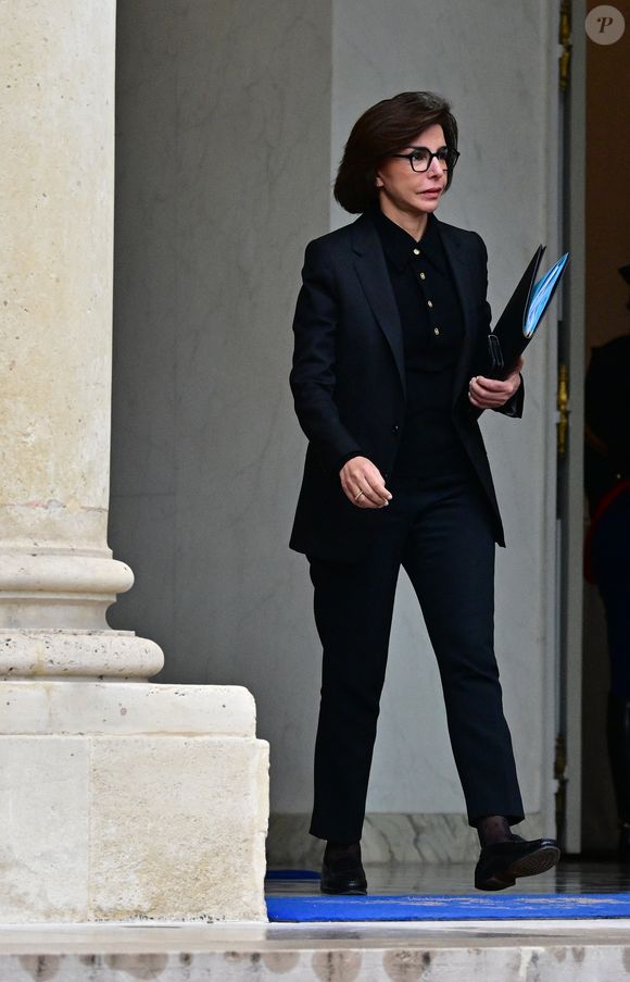 La fille de Rachida Dati est tombée malade.

Rachida Dati, ministre de la Culture - Sortie du Conseil des ministres au palais de l'Elysée à Paris, le 19 novembre 2025.
© Christian Liewig / Bestimage