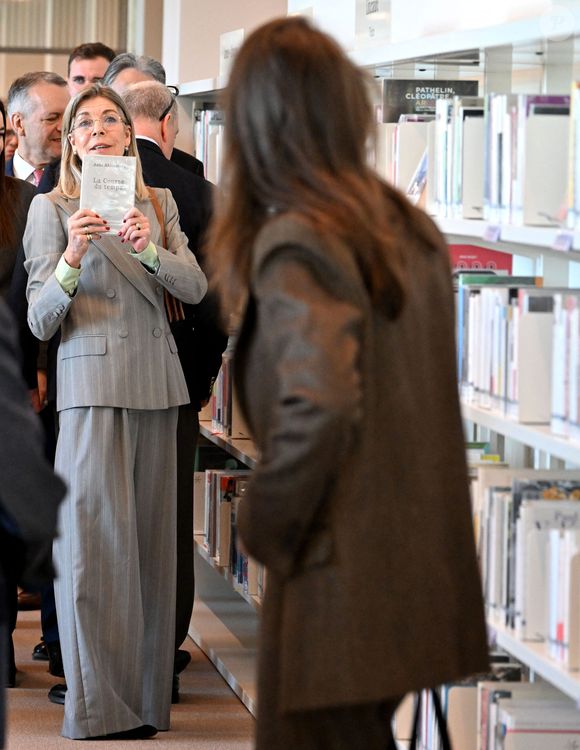 Le prince Albert II de Monaco, la princesse Caroline de Hanovre, Charlotte Casiraghi et Mélanie-Antoinette de Massy inaugurent la médiathèque Caroline à Monaco, le 10 décembre 2025.
© Bruno Bebert / Bestimage