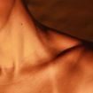 Vous voulez garder votre bronzage plus longtemps ? Un dermatologue partage ses 3 meilleurs conseils