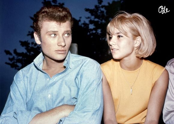 Dans les années 1960, Johnny Hallyday et Sylvie Vartan ont acheté une maison dans le 16e arrondissement de Paris.

Le musicien français Johnny Hallyday avec sa compagne, qui deviendra plus tard son épouse, la chanteuse Sylvie Vartan. (Enregistrement des années 60). Photo : DPA/ABACAPRESS.COM