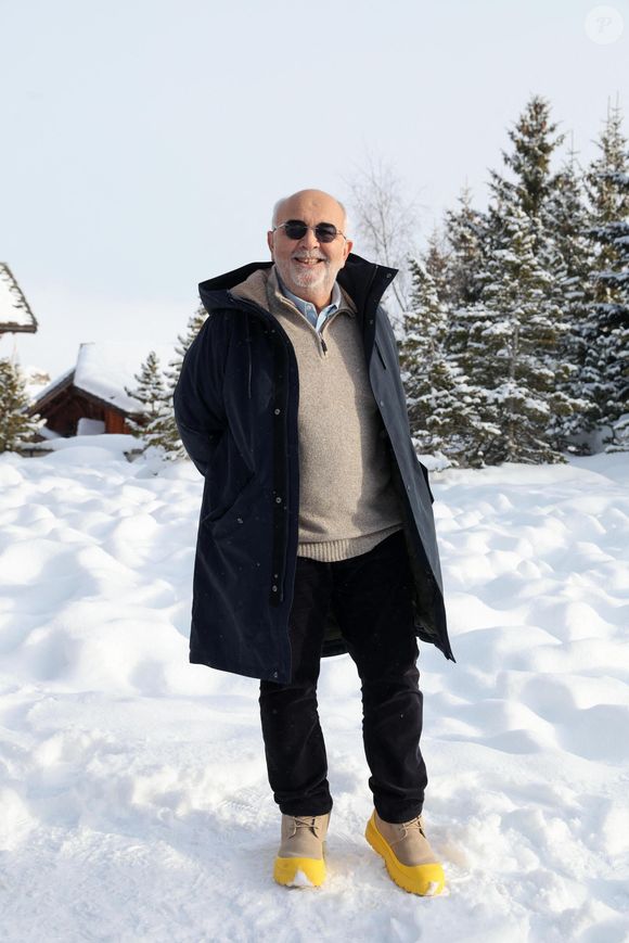 Gerard Jugnot au photocall du film "Mauvaise Pioche" lors du 29ème Festival International du Film de Comédie de l'Alpe d'Huez, le 22 janvier 2026. © Dominique Jacovides/Bestimage