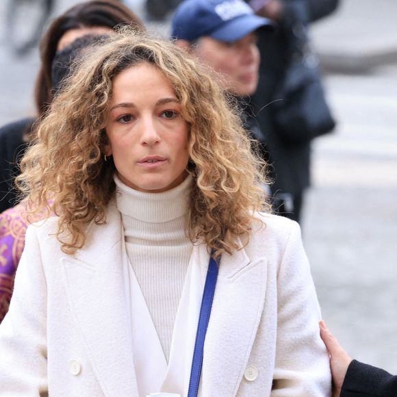 Olivia Courbis arrive à la cérémonie d'enterrement de Rolland Courbis à l'église de la Madeleine à Paris, France. Photo par Jerome Domine/ABACAPRESS.COM
