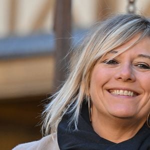 Flavie Flament assiste à la 162e vente aux enchères des vins des Hospices de Beaune le 20 novembre 2022 à Beaune, France. Photo par Julien Reynaud/APS-Medias/ABACAPRESS.COM