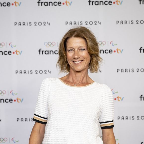 Originaire de l’Est, elle dit apprécier tout autant le Sud.

 Carole Gaessler lors de la présentation des journalistes et chroniqueurs de France Télévisions pour les Jeux Olympiques 2024 au musée de l'Homme à Paris, le 11 juin 2024.
© Pierre Perusseau / Bestimage