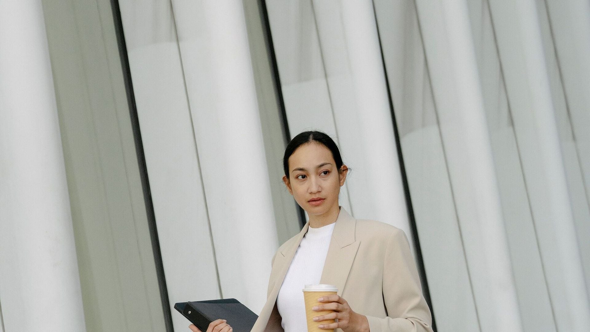 5 idées de looks pour retourner au bureau avec style
