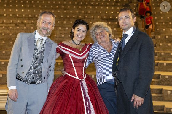 Exclusif - Christophe Barbier, Jacqueline Franjou (Fondatrice et présidente du Festival de Ramatuelle), Pauline Courtin ( femme de Christophe Barbier), Vadim Sher - 41ème édition du Festival de Ramatuelle : Les Nuits Classiques : "Offenbach et les trois empereurs" le 30 juillet 2025.
© Cyril Bruneau / Festival de Ramatuelle / Bestimage