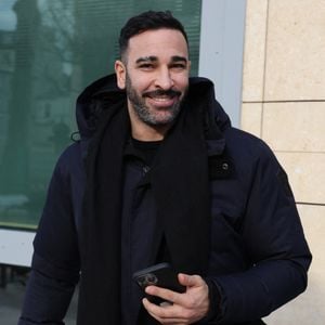 Il a révélé qu'il était de nouveau en couple
Exclusif - Adil Rami à la sortie des studios de RTL à Neuilly-sur-Seine, France, le 10 janvier 2025. © Bestimage