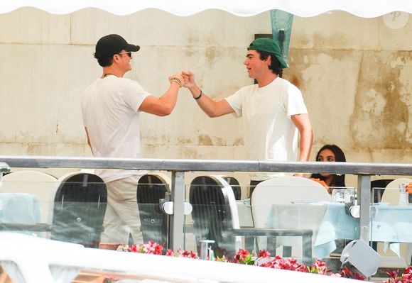 200 invités triés sur le volet étaient conviés dont Orlando Bloom, récemment séparé de Katy Perry.

Orlando Bloom est à Venise pour assister au mariage de Jeff Bezos et Lauren Sanchez (26 - 28 juin 2025), le 26 juin 2025, sur fond de rumeurs de séparation avec sa fiancée, Katy Perry.

Backgrid UK/ Bestimage