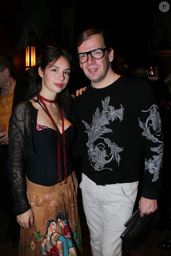 Allegra Cuddeford (de Clermont-Tonnerre) et Christophe Guillarmé lors de la soirée de lancement du livre de Géraldine Danon “Best of Bretagne”  au Buddha Bar à Paris le 14 novembre 2025.

© Philippe Baldini / Bestimage