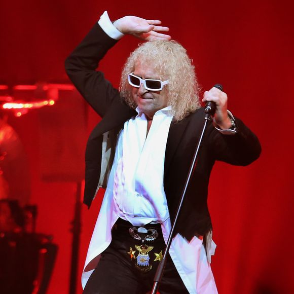 Actuellement en tournée, Michel Polnareff régale son public fidèle avec certains de ses plus grands tubes un peu partout en France. 

Exclusif - Michel Polnareff lors de son concert à la patinoire de Mériadeck à Bordeaux, France. © Patrick Bernard-Quentin Salinier/Bestimage